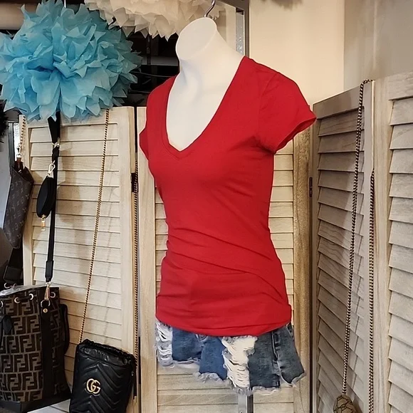 Wet Seal brand TSHIRT - Picture 3 of 8